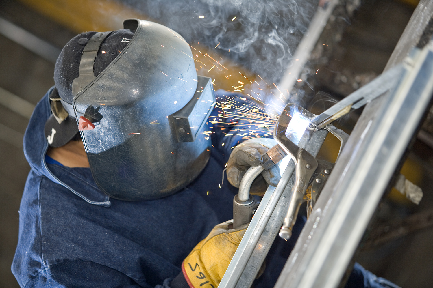Manufactura de equipos EOLIS