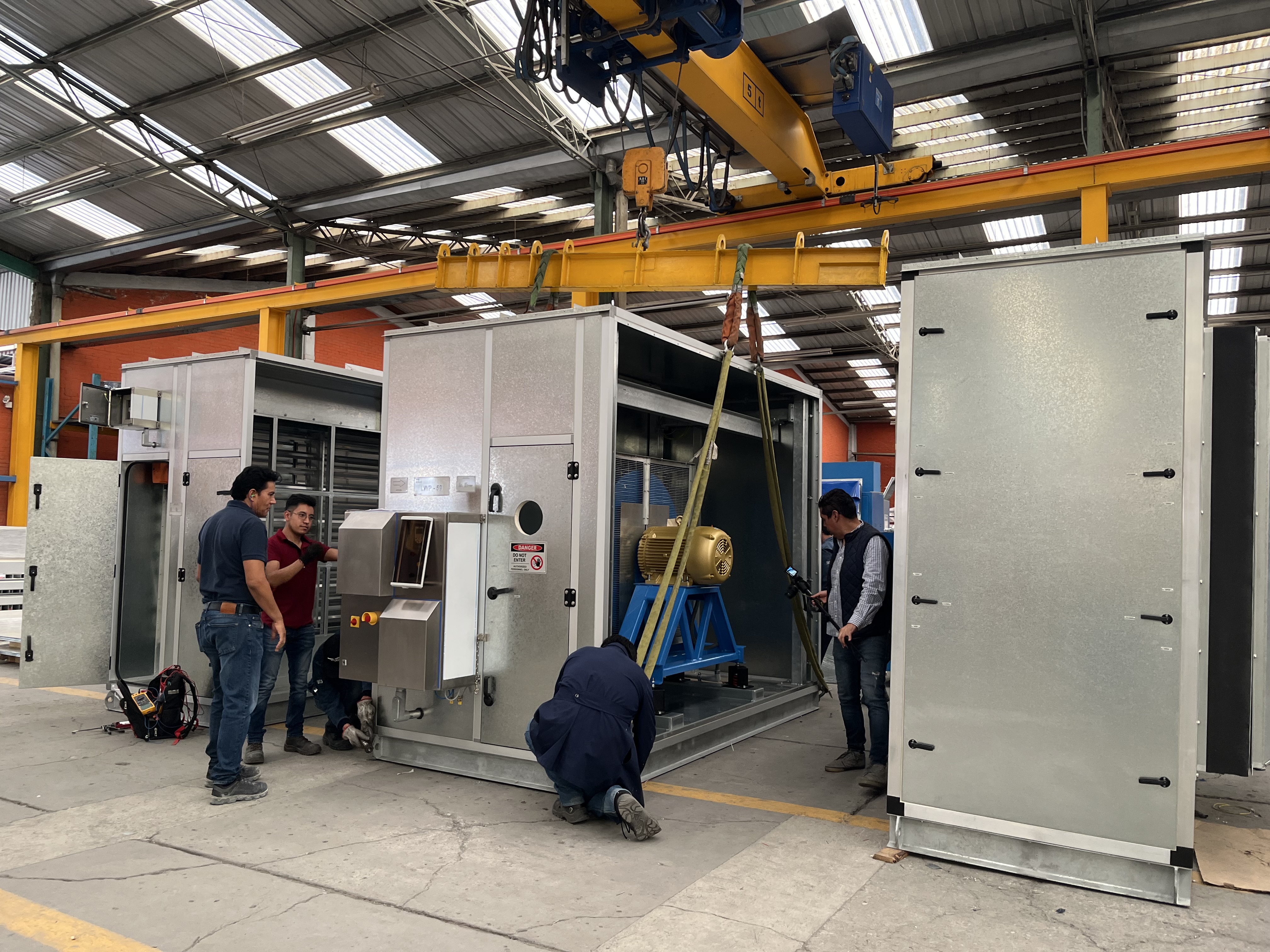 Manufactura de equipos EOLIS